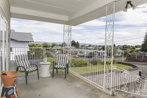 Photo of property in 18 Chamberlain Street, Dannevirke, 4930