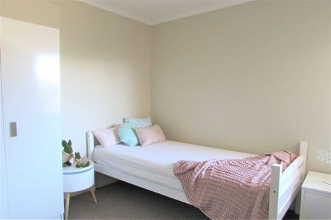 Photo of property in 364a Cambridge Terrace, Naenae, Lower Hutt, 5011
