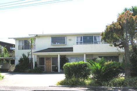 Photo of property in 2/21 Carlisle Road, Torbay, Auckland, 0630