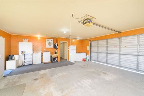 Photo of property in 6 Almond Grove, Feilding, 4702
