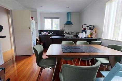 Photo of property in 27 Kohekohe Street, New Lynn, Auckland, 0600