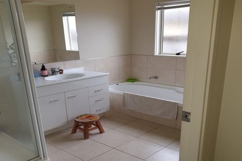 Photo of property in 20 Puketi Lane, Waiuku, 2123