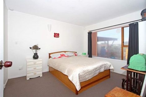 Photo of property in 29 Kelman Road, Kelston, Auckland, 0602