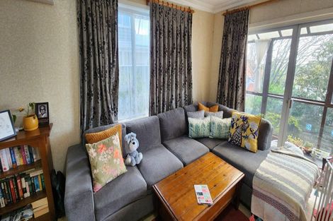 Photo of property in 2/13 Fillis Street, New Plymouth, 4310