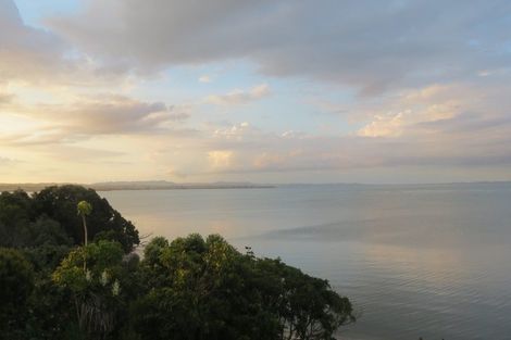 Photo of property in 4 Crispe Road, Clarks Beach, 2122