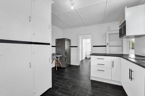 Photo of property in 59 Camberwell Road, Hawera, 4610