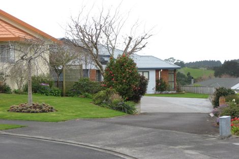 Photo of property in 16a Sandel Rise, Merrilands, New Plymouth, 4312