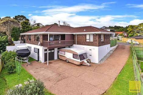 Photo of property in 1 Kingsclere Place, Goodwood Heights, Auckland, 2105