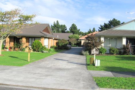 Photo of property in 3/6 Marbeth Court, Botany Downs, Auckland, 2010