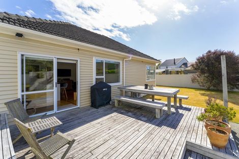 Photo of property in 3 Hall Crescent, Epuni, Lower Hutt, 5011