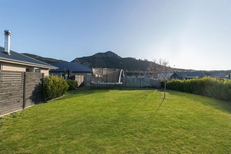 Photo of property in 2 Kingfisher Crescent, Albert Town, Wanaka, 9305