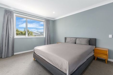Photo of property in 14 Canary Way, Whitby, Porirua, 5024
