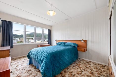 Photo of property in 4 Pringle Street, Taita, Lower Hutt, 5011