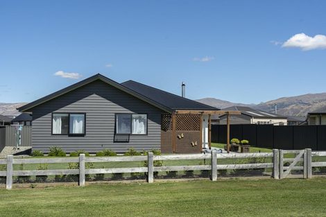 Photo of property in 15 Quigley Crescent, Cromwell, 9310