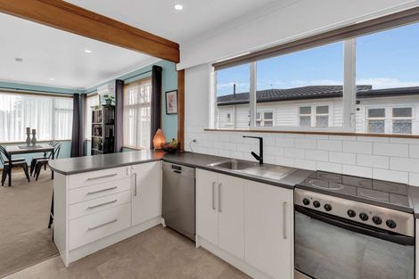 Photo of property in 4 Belvedere Crescent, Takaro, Palmerston North, 4412