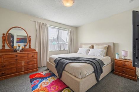 Photo of property in 2/119a Prestons Road, Redwood, Christchurch, 8051