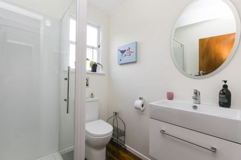 Photo of property in 160 Parkvale Road, Karori, Wellington, 6012