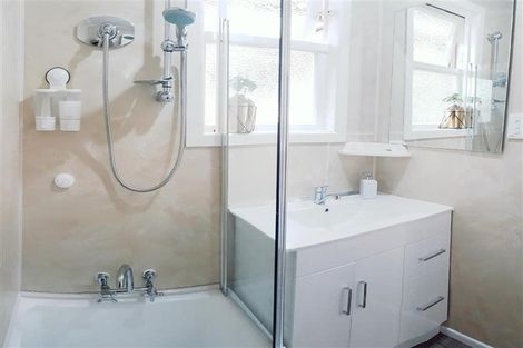 Photo of property in 98/98a Glenpark Avenue, Frankleigh Park, New Plymouth, 4310