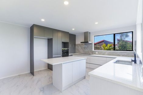 Photo of property in 71 Kennedy Avenue, Forrest Hill, Auckland, 0620