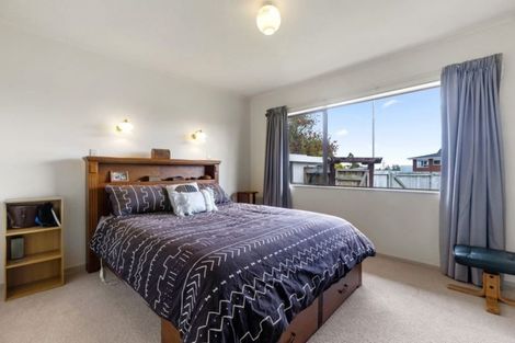 Photo of property in 2/963 Beach Road, Torbay, Auckland, 0630
