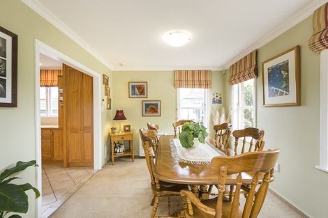 Photo of property in 26 Saint Albans Avenue, Hokowhitu, Palmerston North, 4410