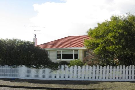Photo of property in 28 Rhodes Street, Carterton, 5713