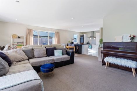 Photo of property in 144e High Street, Oxford, 7430