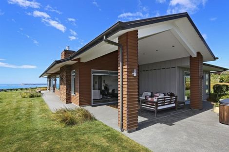 Photo of property in 140 Eskridge Drive, Eskdale, Napier, 4182