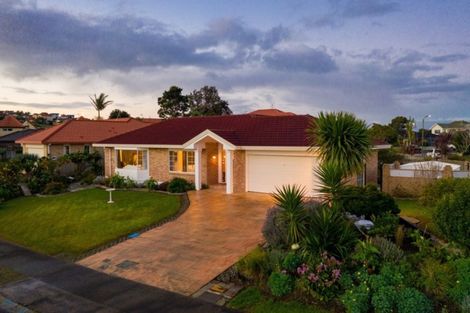 Photo of property in 26 Judd Place, Orewa, 0931