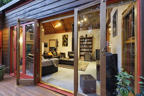 Photo of property in 16 Kauri Loop Road, Oratia, Auckland, 0604