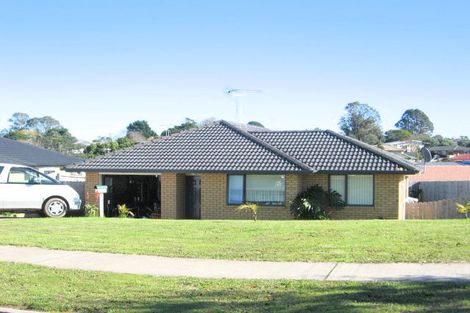 Photo of property in 21 Loughinisland Place, Weymouth, Auckland, 2103