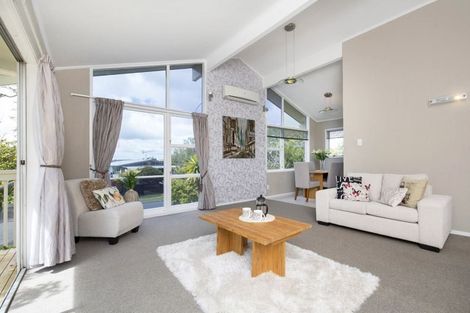 Photo of property in 8 Portadown Avenue, Pakuranga Heights, Auckland, 2010