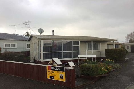 Photo of property in 1b Wakelin Street, Carterton, 5713