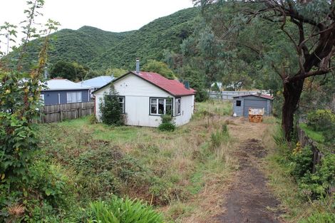 Photo of property in 105 Akatarawa Road, Birchville, Upper Hutt, 5018