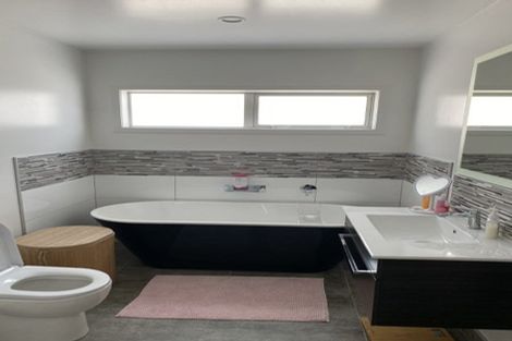 Photo of property in 17 Pacific View, Whitby, Porirua, 5024