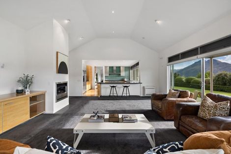 Photo of property in 3 Bayonet Peak Place, Drift Bay, Queenstown, 9371