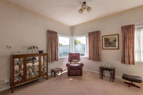 Photo of property in 16 Cambridge Street, Tawa, Wellington, 5028