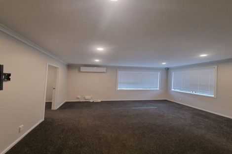 Photo of property in 95 Everglade Drive, Totara Heights, Auckland, 2105