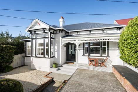 Photo of property in 18 Farm Road, Northland, Wellington, 6012