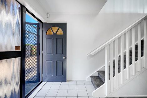 Photo of property in 2/24 Miro Street, New Lynn, Auckland, 0600