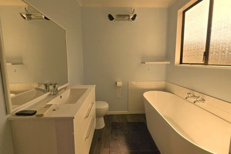 Photo of property in 3 Owaka Close, Kelson, Lower Hutt, 5010