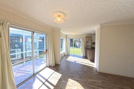 Photo of property in 1 Dresdan Court, Hokowhitu, Palmerston North, 4410
