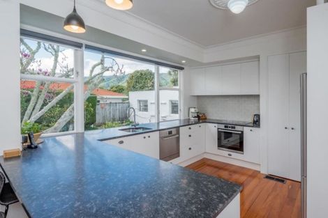 Photo of property in 395 Te Moana Road, Waikanae, 5036