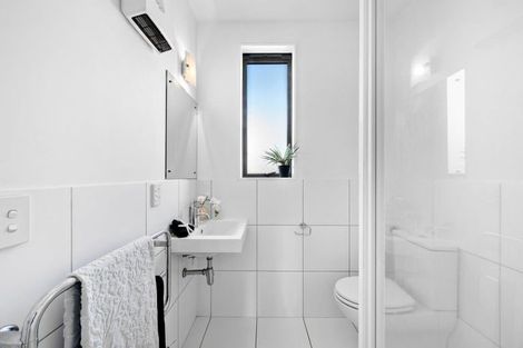 Photo of property in 2/1a Elizabeth Street, Petone, Lower Hutt, 5012