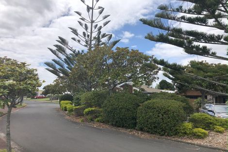 Photo of property in 23 Simon Owen Place, Golflands, Auckland, 2013