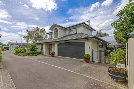Photo of property in 18 Winston Avenue, Hokowhitu, Palmerston North, 4410