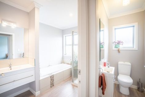 Photo of property in 32 Liberty Grove, Kelvin Grove, Palmerston North, 4414