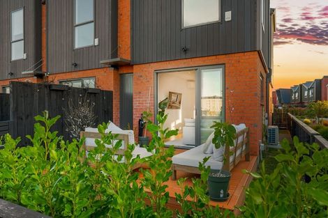 Photo of property in 33 Waka Moana Drive, Hobsonville, Auckland, 0616