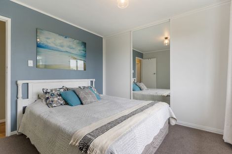 Photo of property in 15 Arde Place, Massey, Auckland, 0614