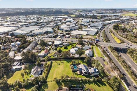 Photo of property in 10 Chester Avenue, Greenhithe, Auckland, 0632